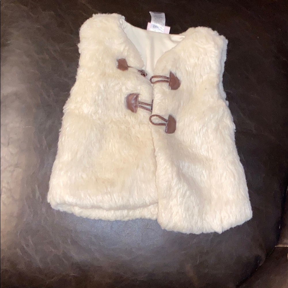 3 girl vests